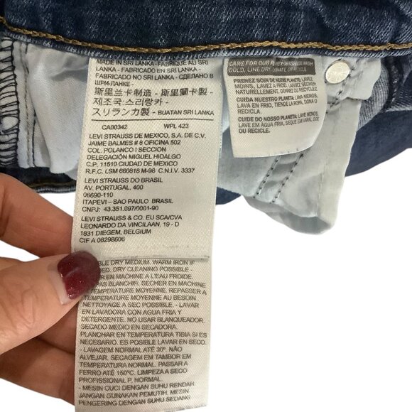 Levis Womens 711 Skinny Jeans Size 26 Distressed Denim Blue Stretch Distressed - Picture 5 of 9